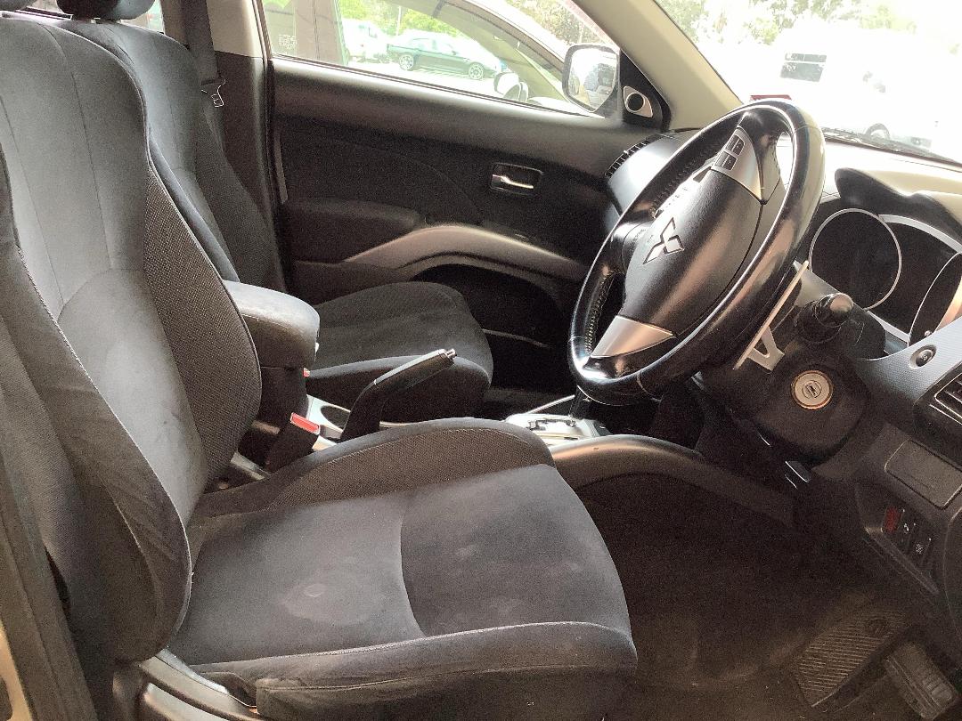 Photo '7' of Mitsubishi Outlander Photo '7' of Mitsubishi Outlander