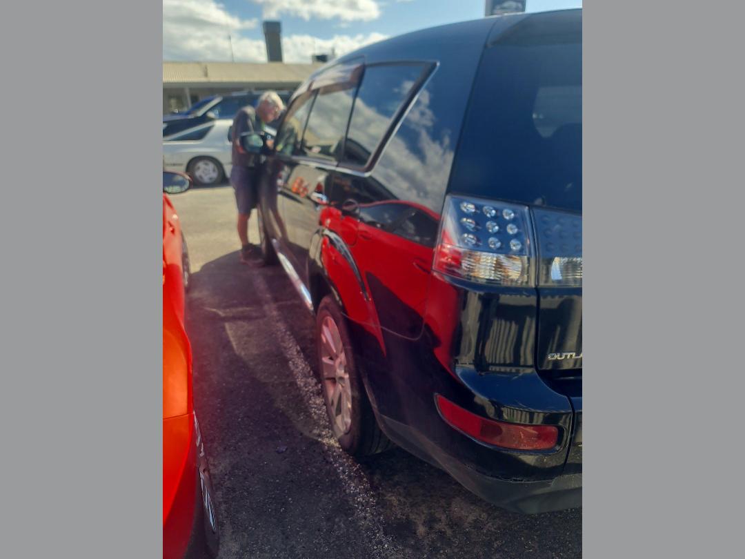 Photo '11' of Mitsubishi Outlander Photo '11' of Mitsubishi Outlander