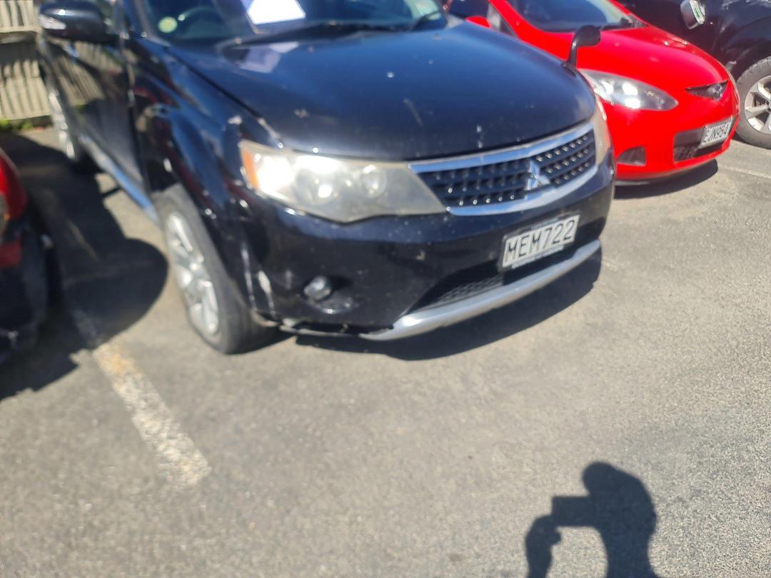 Photo '5' of Mitsubishi Outlander Photo '5' of Mitsubishi Outlander