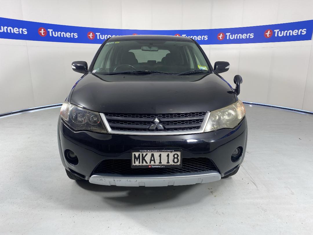 Photo '2' of Mitsubishi Outlander Photo '2' of Mitsubishi Outlander