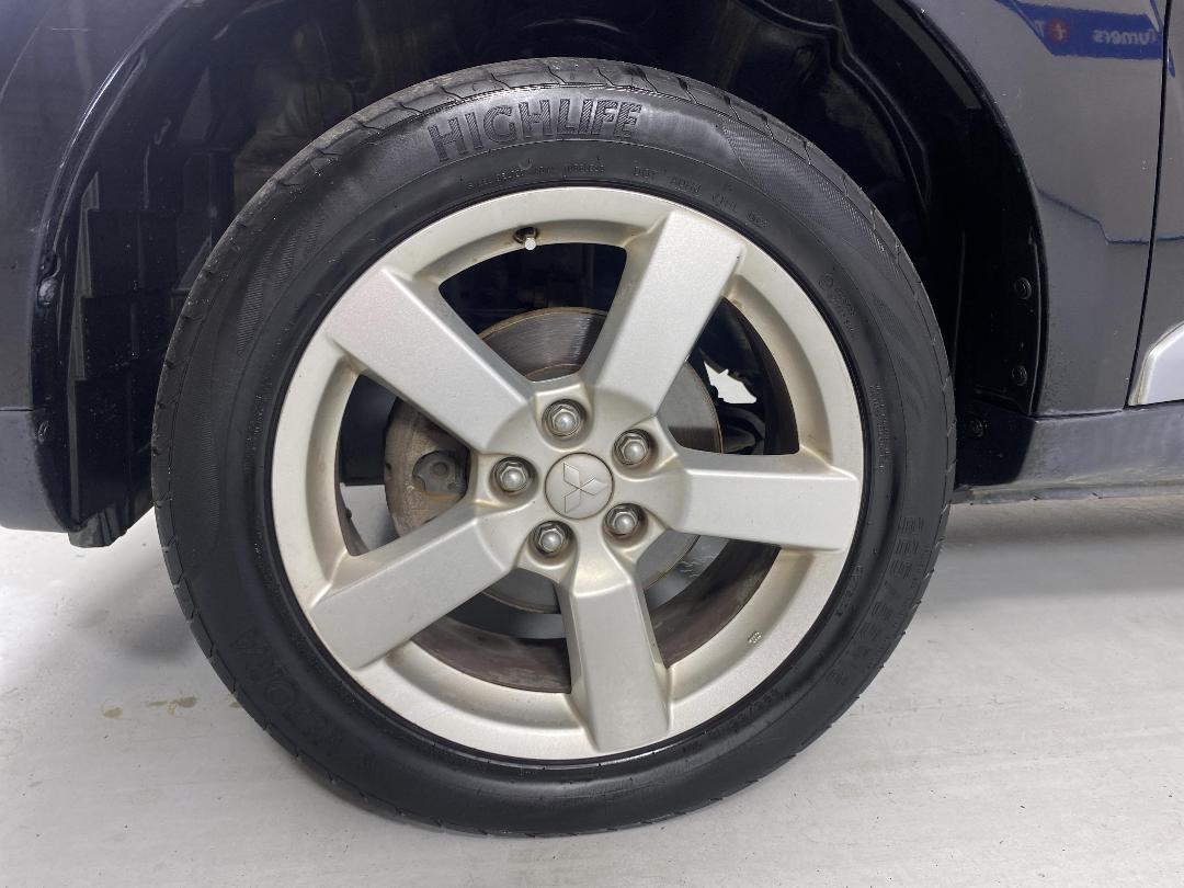 Photo '10' of Mitsubishi Outlander Photo '10' of Mitsubishi Outlander