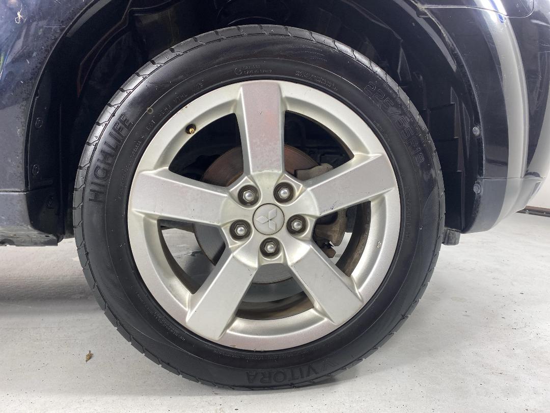 Photo '9' of Mitsubishi Outlander Photo '9' of Mitsubishi Outlander