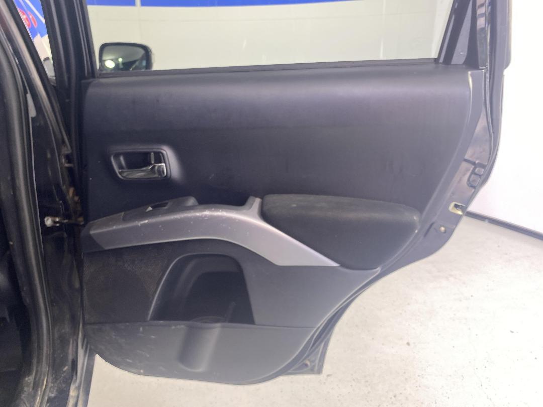 Photo '19' of Mitsubishi Outlander Photo '19' of Mitsubishi Outlander