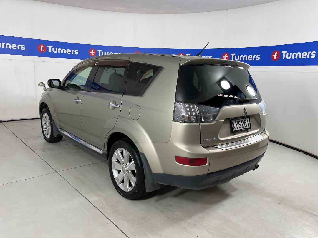 Photo '5' of Mitsubishi Outlander Photo '5' of Mitsubishi Outlander