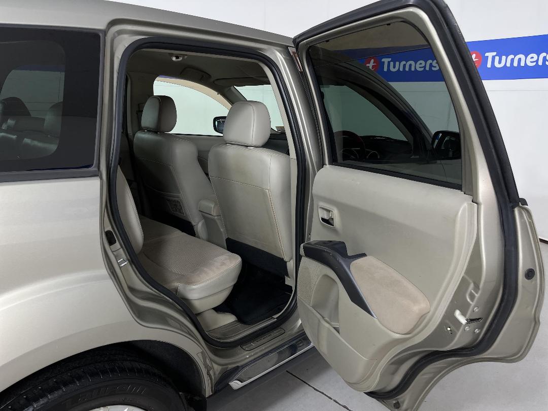 Photo '19' of Mitsubishi Outlander Photo '19' of Mitsubishi Outlander