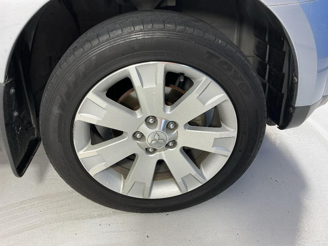 Photo '7' of Mitsubishi Outlander