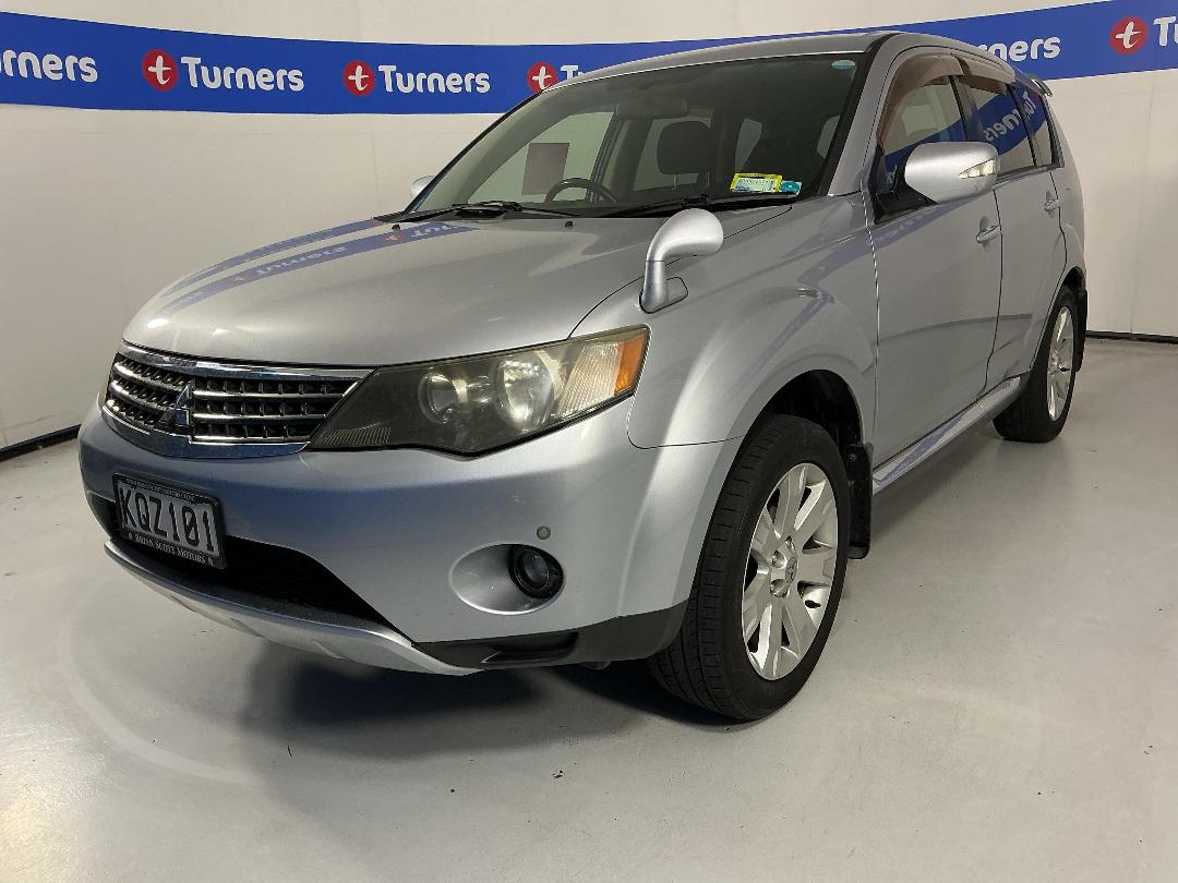 Photo '3' of Mitsubishi Outlander