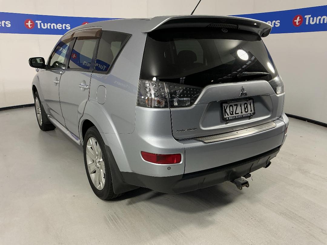 Photo '4' of Mitsubishi Outlander