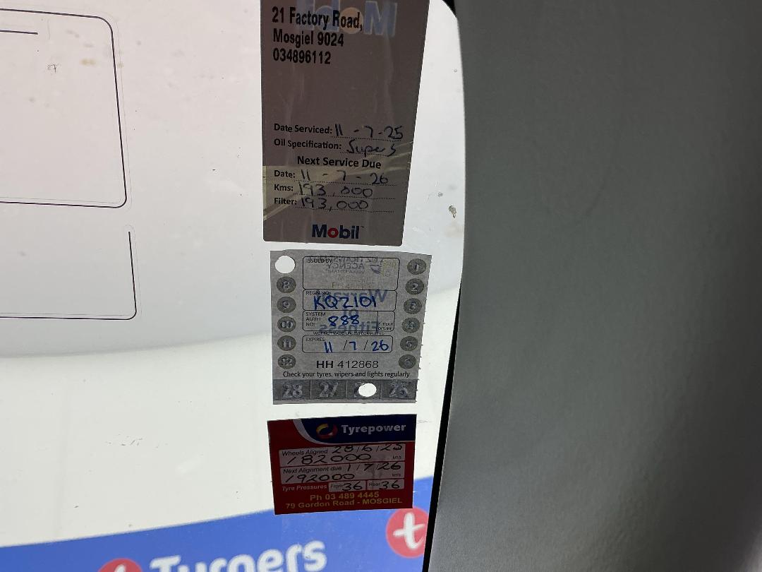 Photo '23' of Mitsubishi Outlander