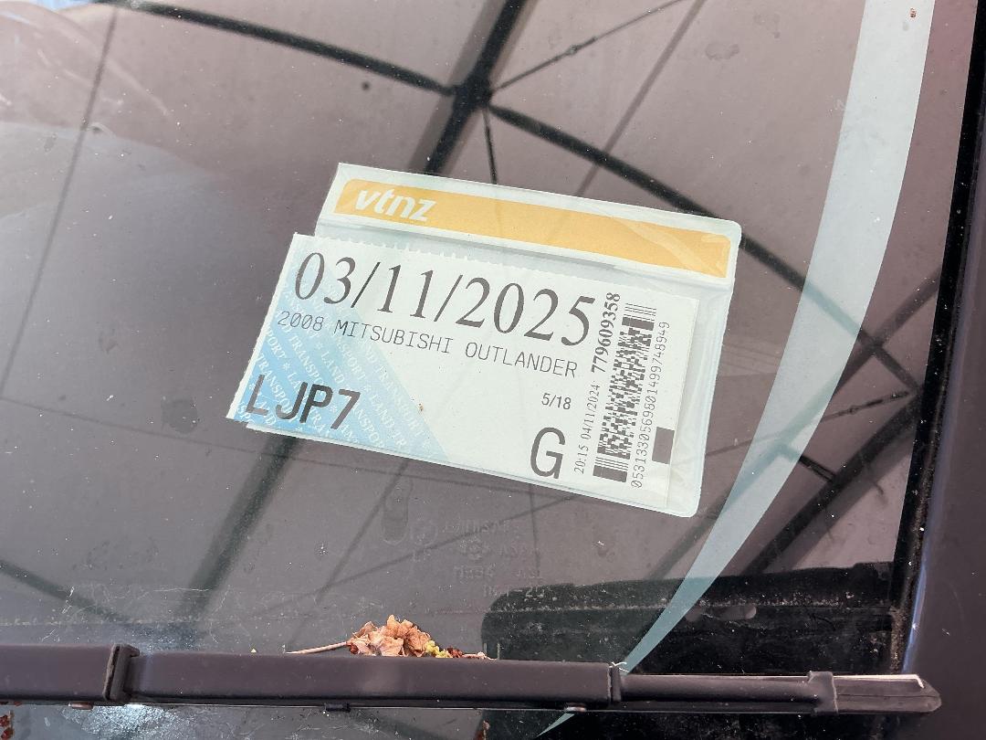 Photo '30' of Mitsubishi Outlander