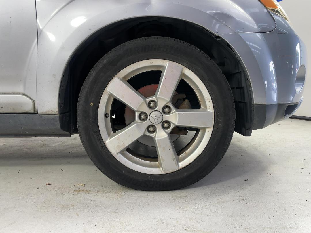 Photo '7' of Mitsubishi Outlander