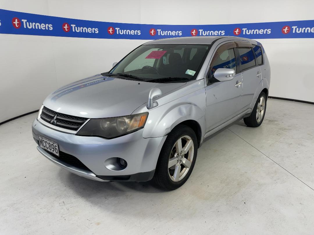 Photo '3' of Mitsubishi Outlander