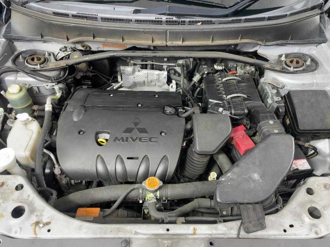 Photo '11' of Mitsubishi Outlander