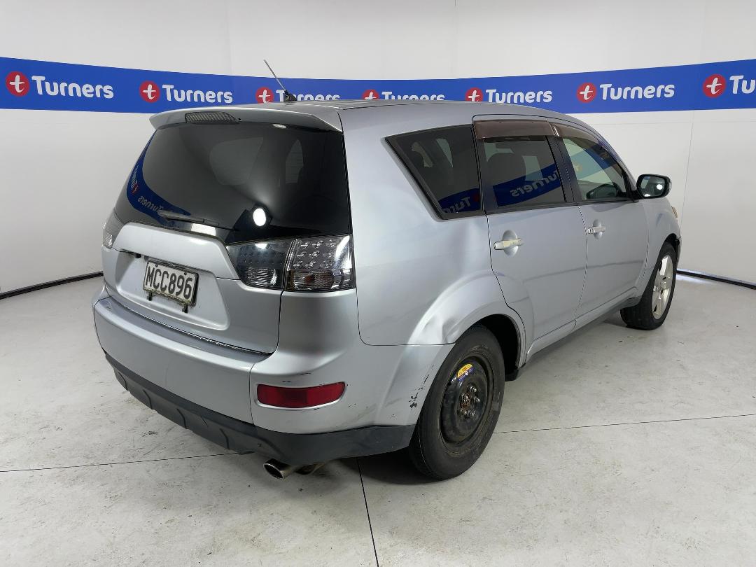 Photo '6' of Mitsubishi Outlander