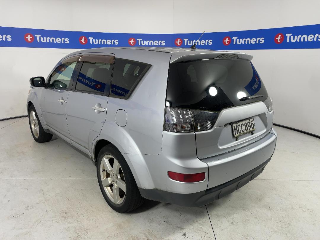 Photo '4' of Mitsubishi Outlander