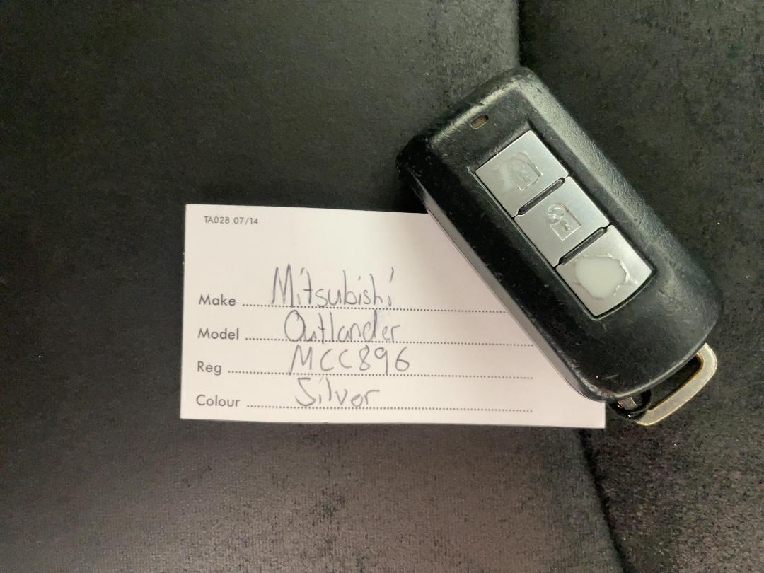 Photo '20' of Mitsubishi Outlander