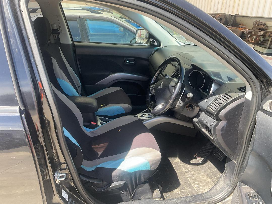 Photo '9' of Mitsubishi Outlander Photo '9' of Mitsubishi Outlander