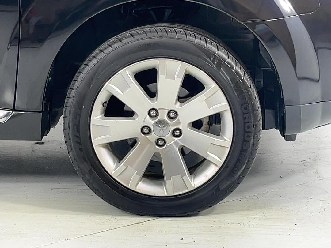 Photo '9' of Mitsubishi Outlander