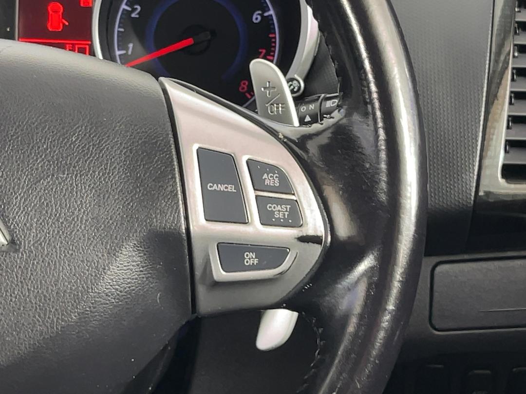 Photo '24' of Mitsubishi Outlander