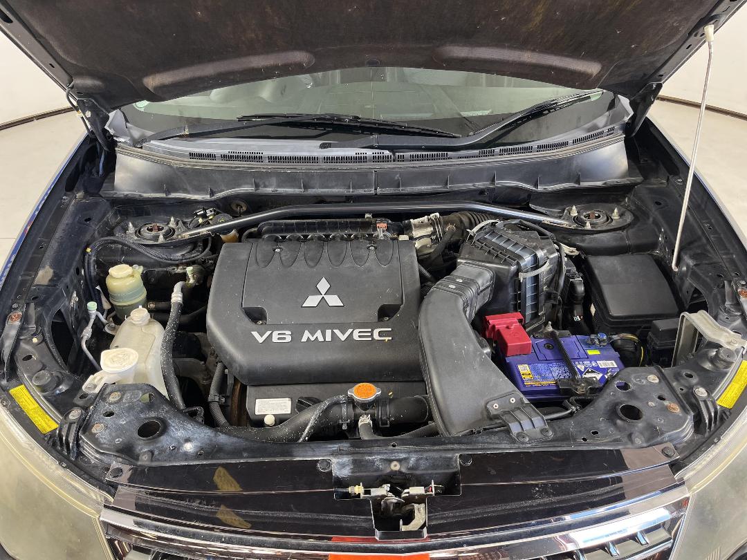 Photo '13' of Mitsubishi Outlander Photo '13' of Mitsubishi Outlander