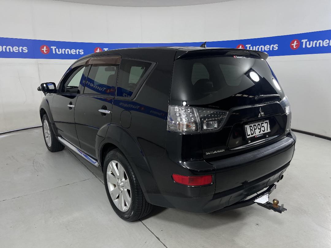 Photo '5' of Mitsubishi Outlander Photo '5' of Mitsubishi Outlander