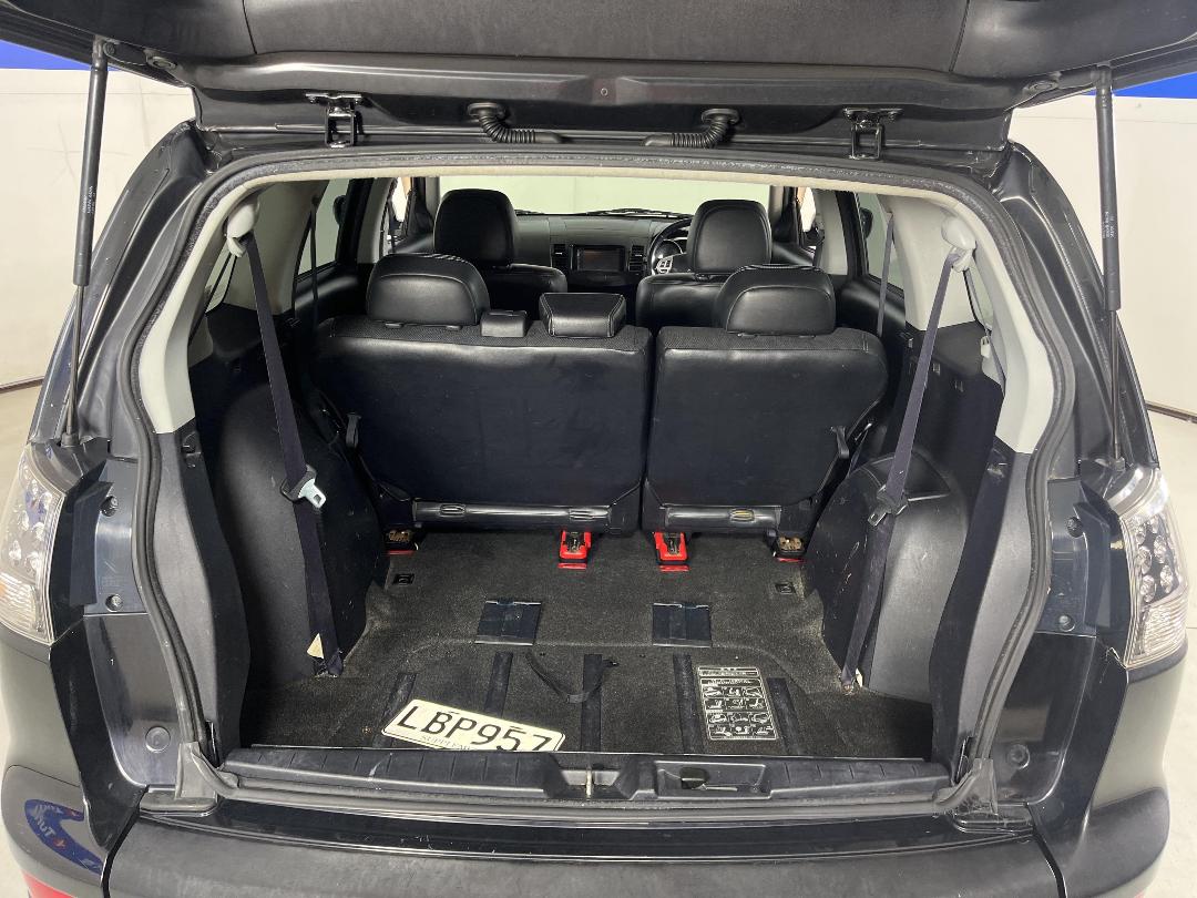 Photo '14' of Mitsubishi Outlander Photo '14' of Mitsubishi Outlander