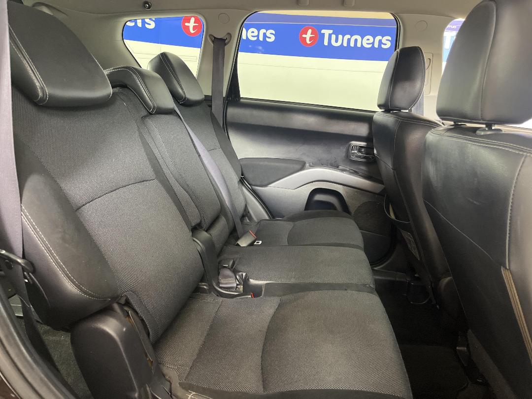 Photo '20' of Mitsubishi Outlander Photo '20' of Mitsubishi Outlander