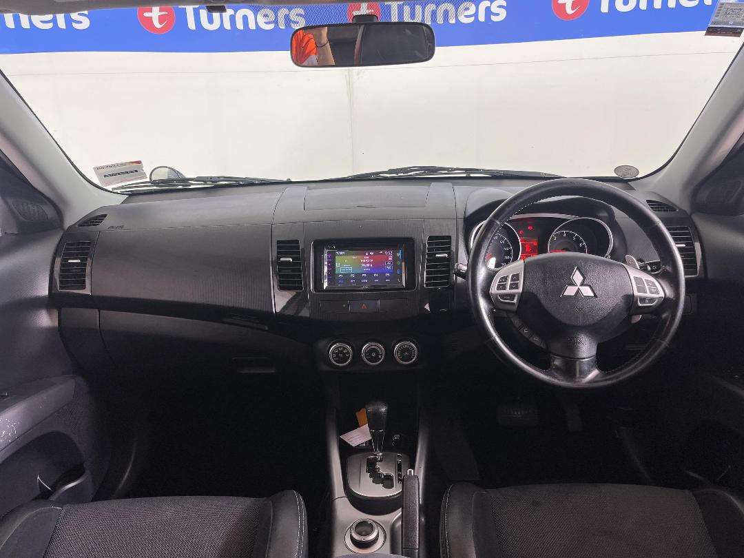 Photo '17' of Mitsubishi Outlander Photo '17' of Mitsubishi Outlander