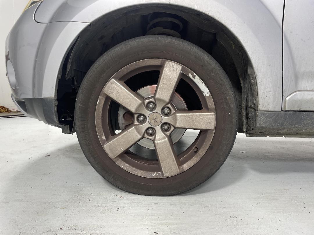 Photo '10' of Mitsubishi Outlander