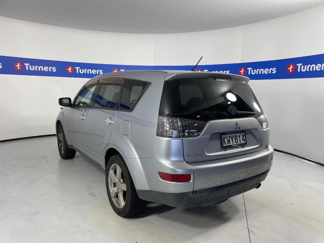 Photo '5' of Mitsubishi Outlander