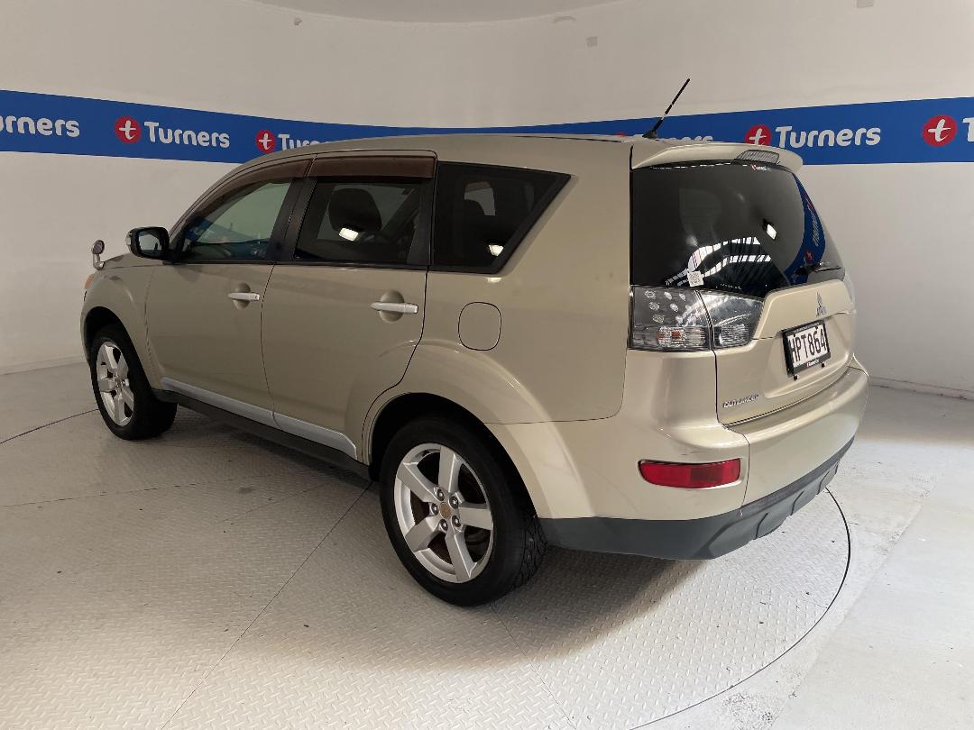 Photo '5' of Mitsubishi Outlander