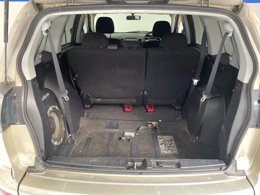 Photo '14' of Mitsubishi Outlander