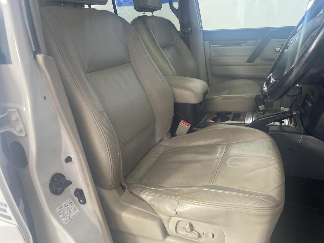 Photo '16' of Mitsubishi Pajero