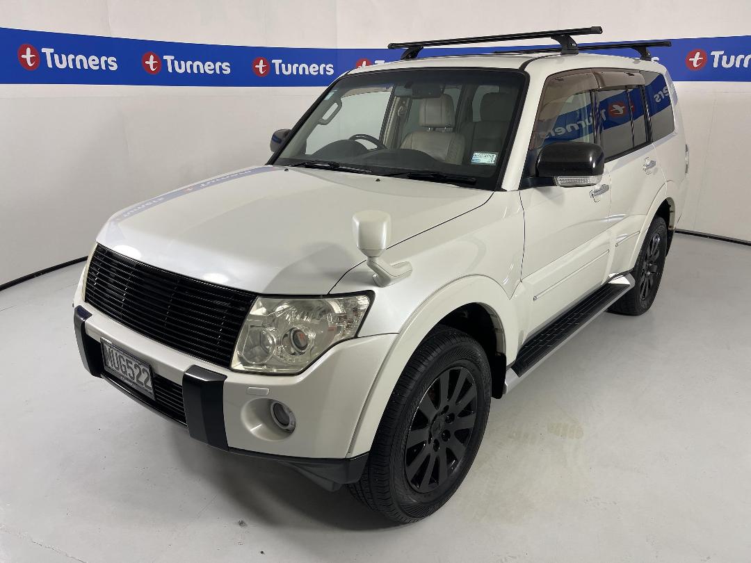 Photo '4' of Mitsubishi Pajero