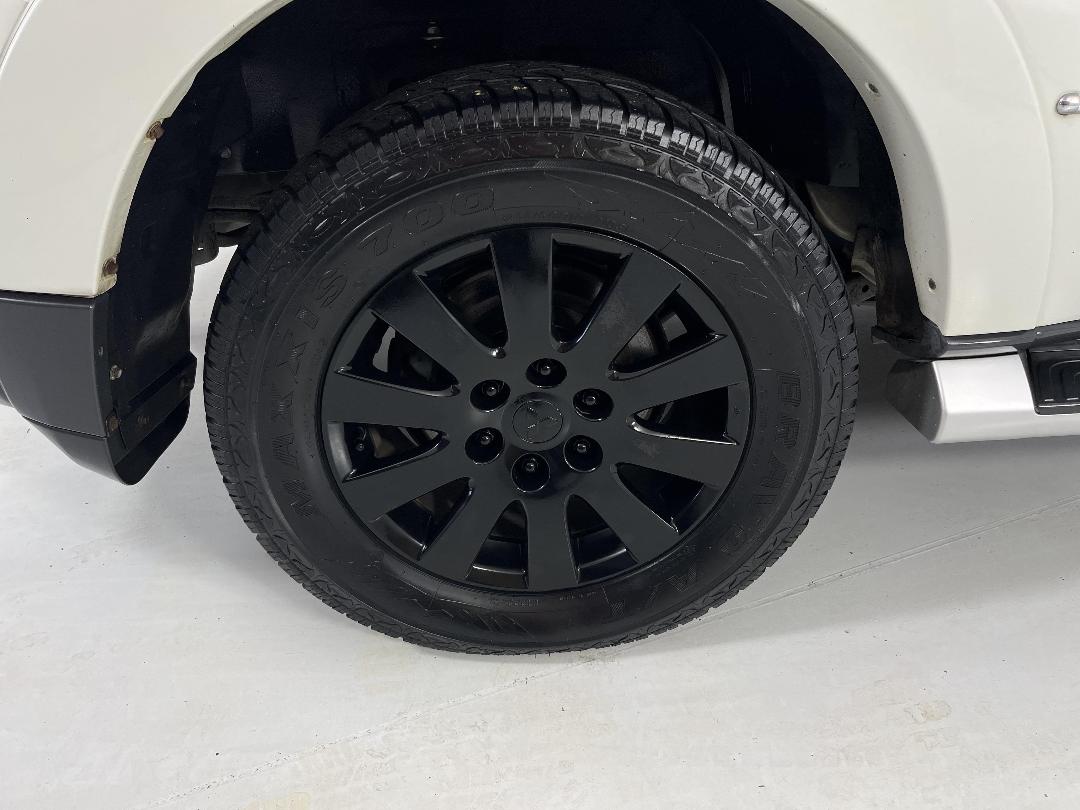 Photo '12' of Mitsubishi Pajero