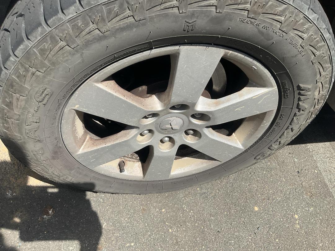 Photo '5' of Mitsubishi Pajero Exceed