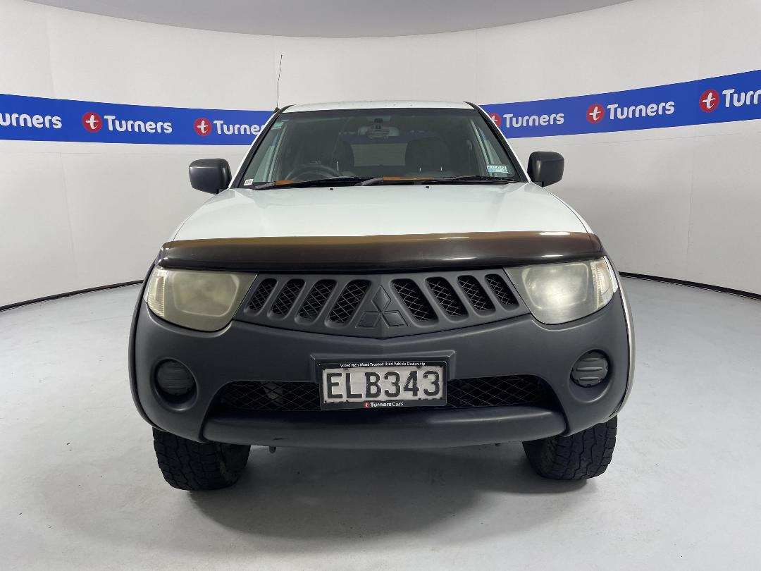 Photo '2' of Mitsubishi Triton