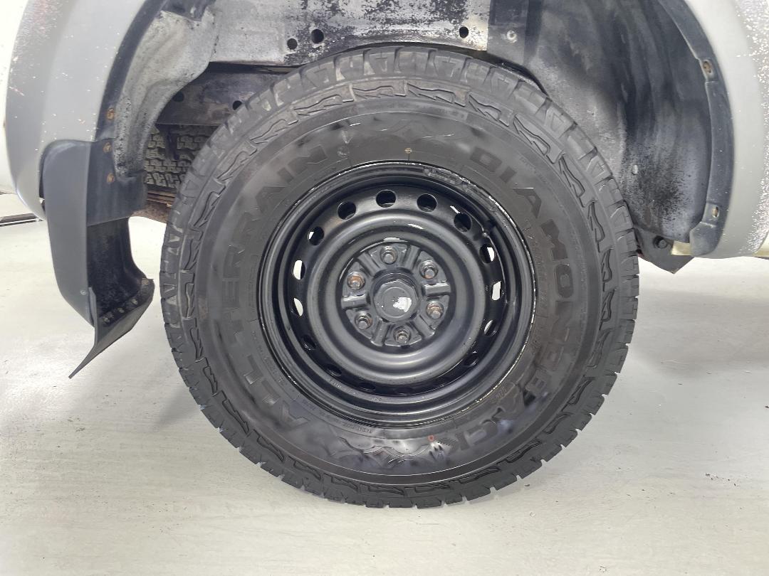 Photo '12' of Mitsubishi Triton