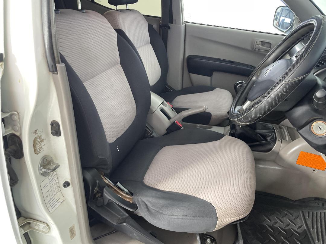 Photo '16' of Mitsubishi Triton