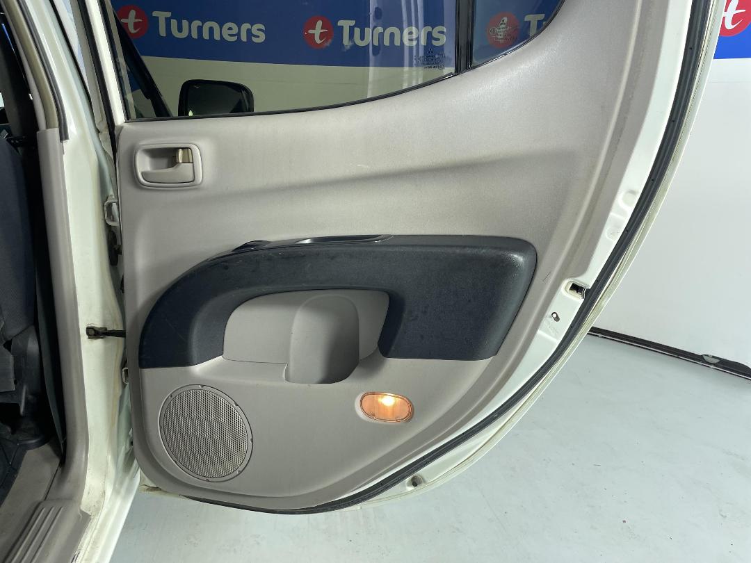 Photo '19' of Mitsubishi Triton