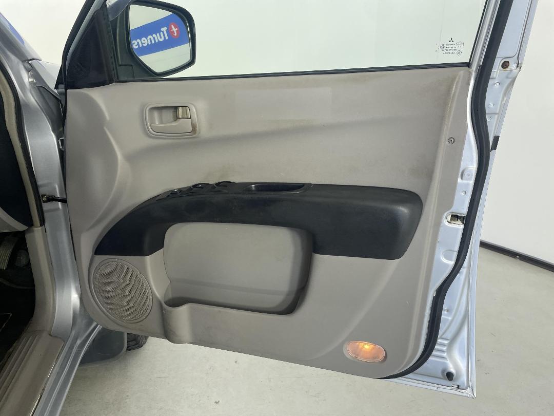 Photo '15' of Mitsubishi Triton Photo '15' of Mitsubishi Triton