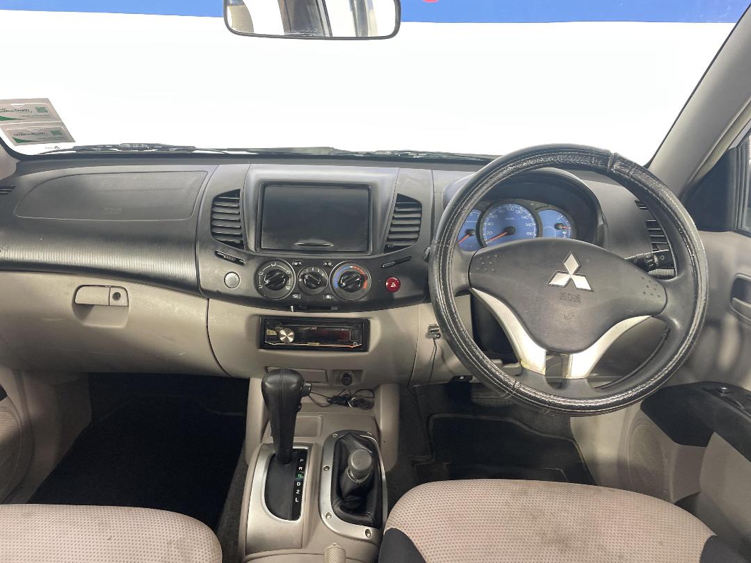 Photo '17' of Mitsubishi Triton Photo '17' of Mitsubishi Triton