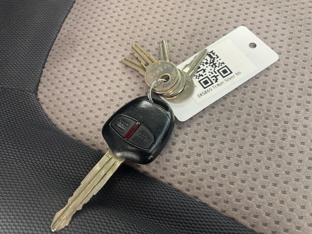 Photo '22' of Mitsubishi Triton Photo '22' of Mitsubishi Triton