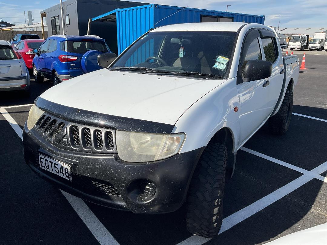 Photo '2' of Mitsubishi Triton Dcab GLX