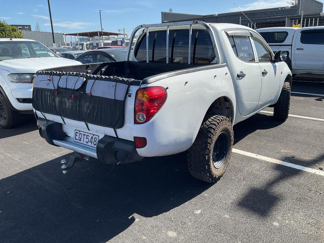 Photo '6' of Mitsubishi Triton Dcab GLX