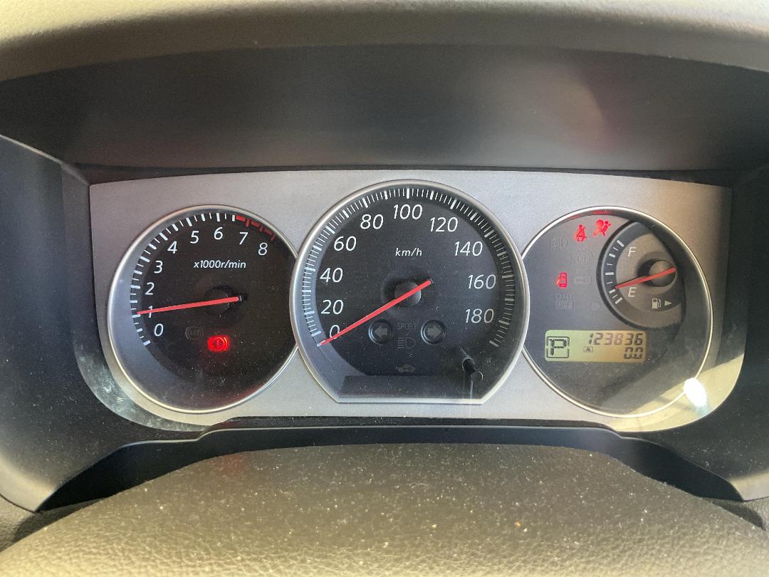 Photo '10' of Nissan Bluebird Sylphy Photo '10' of Nissan Bluebird Sylphy