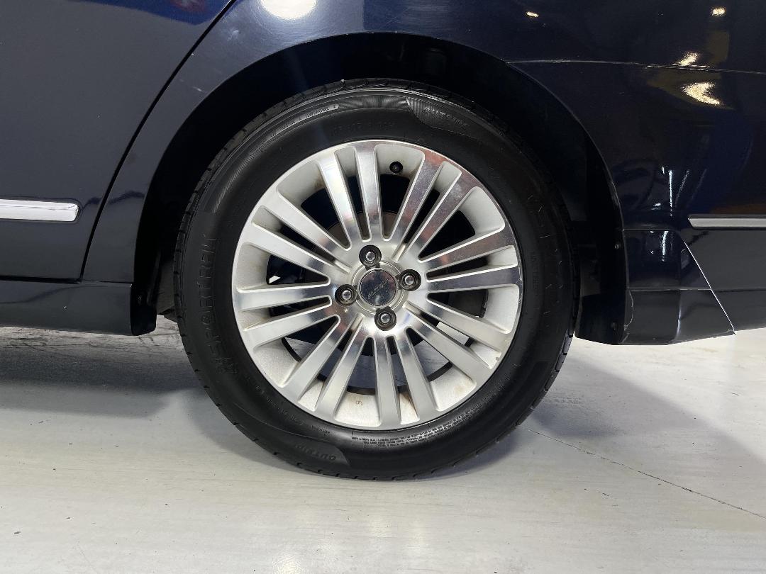 Photo '11' of Nissan Bluebird