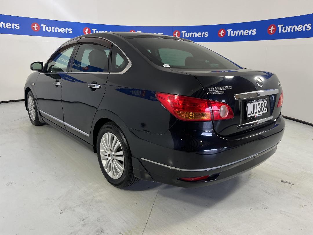 Photo '5' of Nissan Bluebird