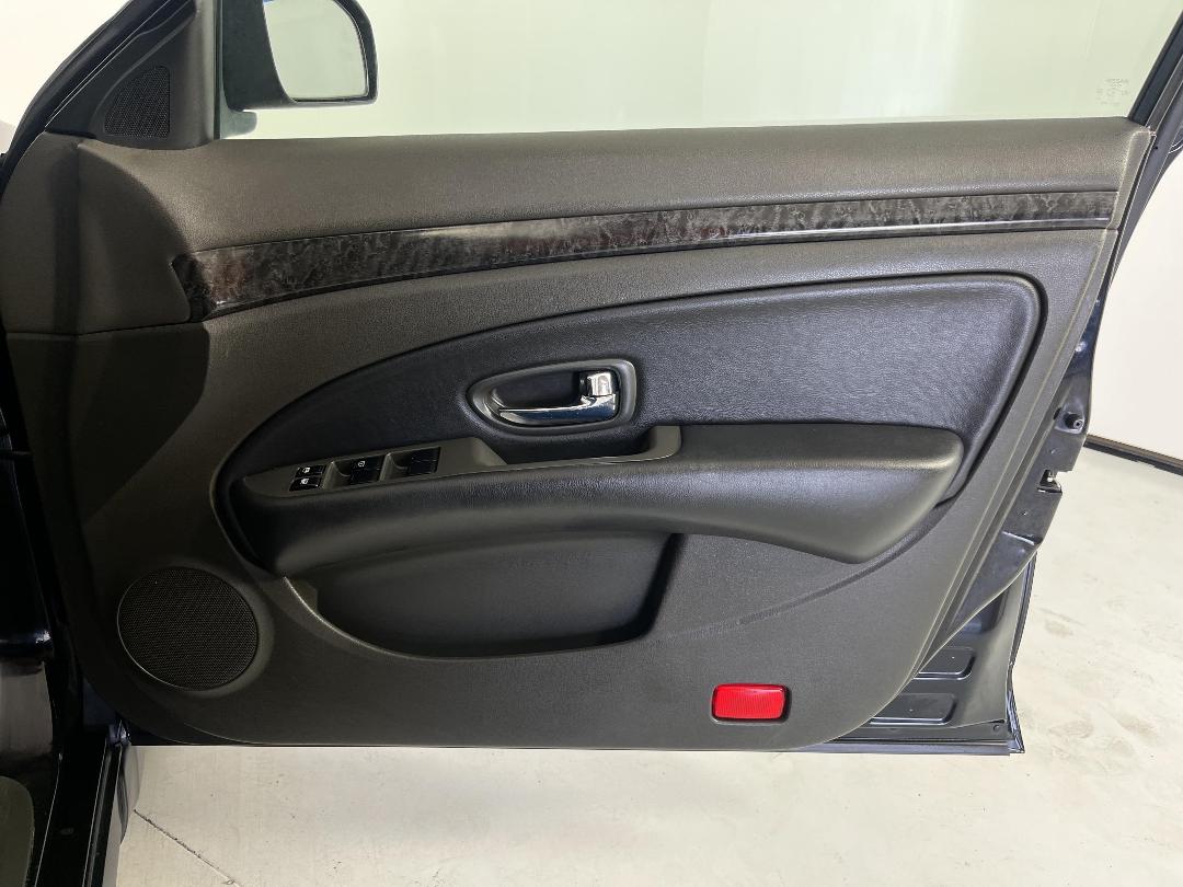 Photo '15' of Nissan Bluebird