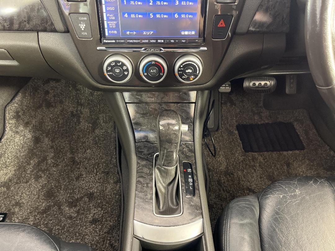 Photo '18' of Nissan Bluebird